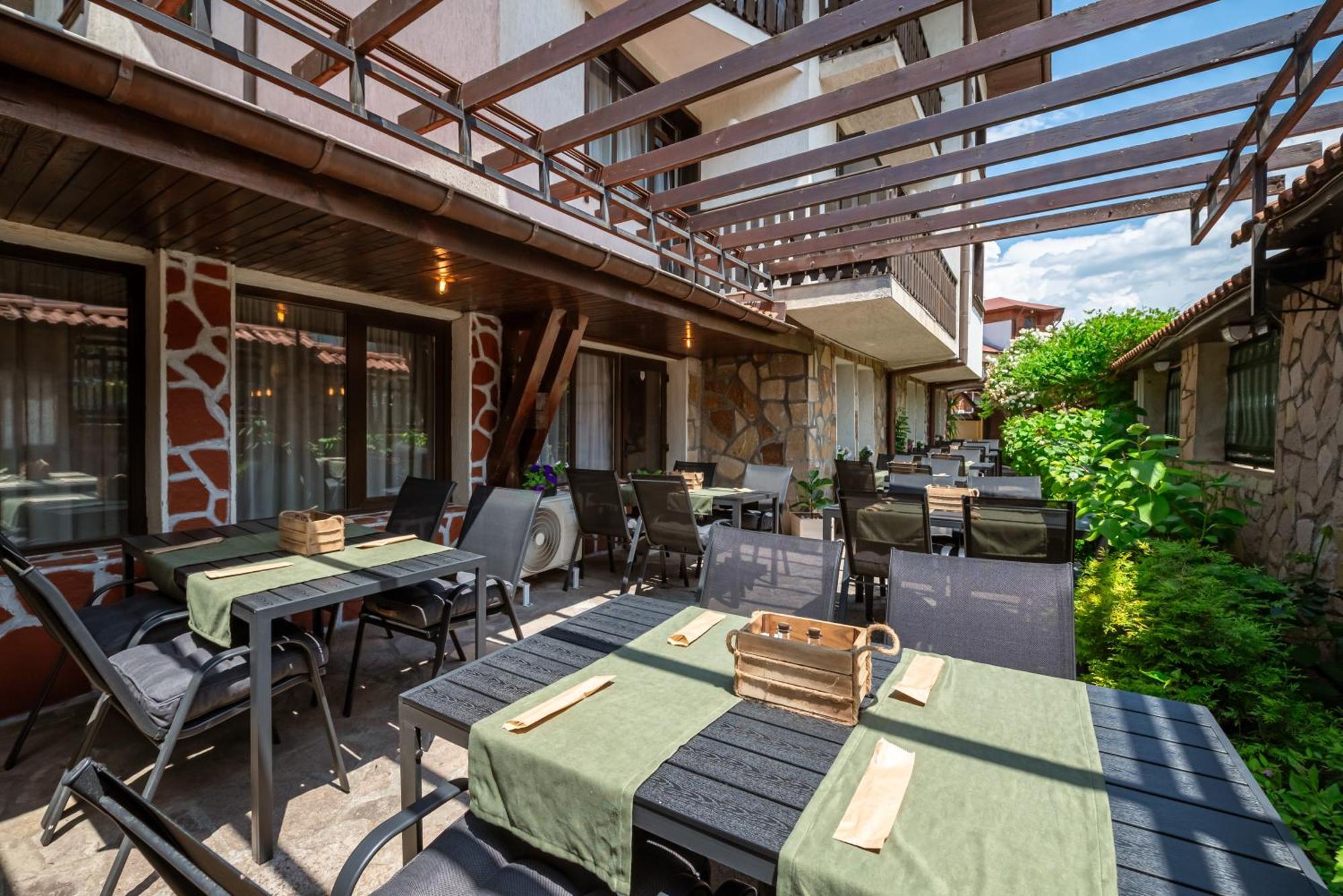Grami Hotel Bansko Bagian luar foto